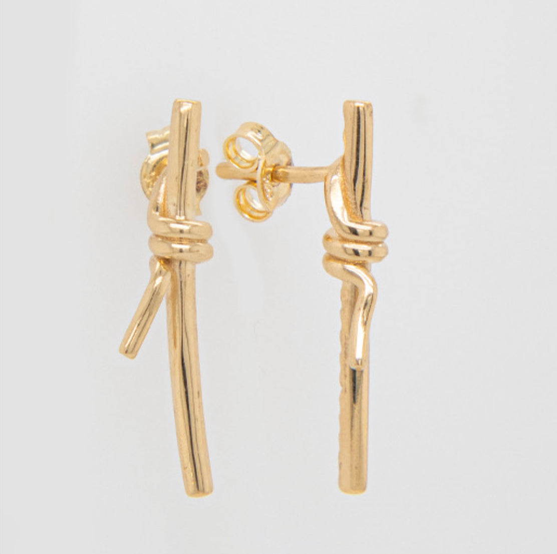 14k Gold Knot Earring